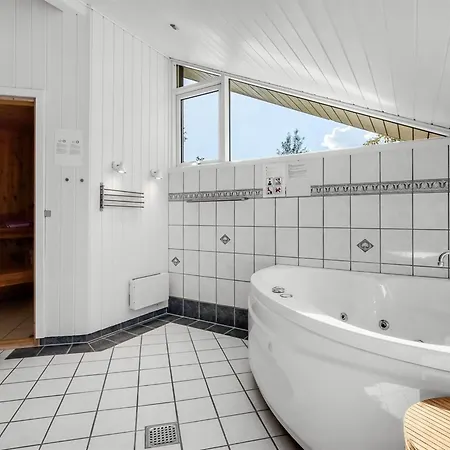 Margrethe - 600m From The Sea By Interhome *